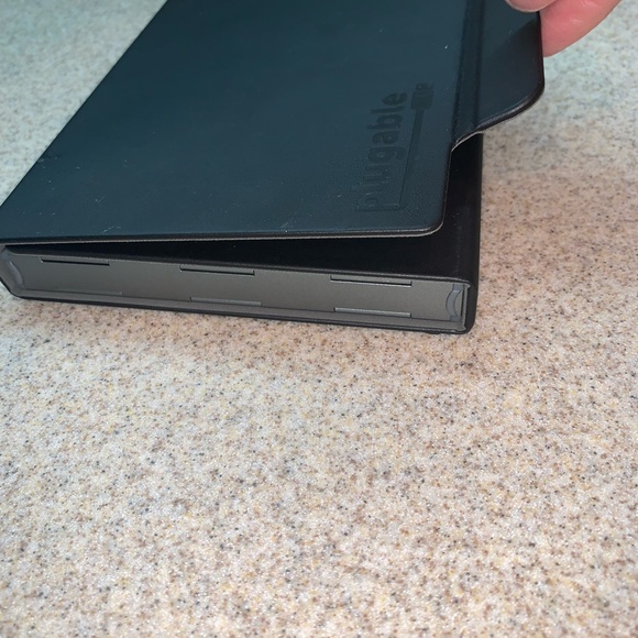 Plugable Foldable Bluetooth Keyboard - Picture 10 of 11